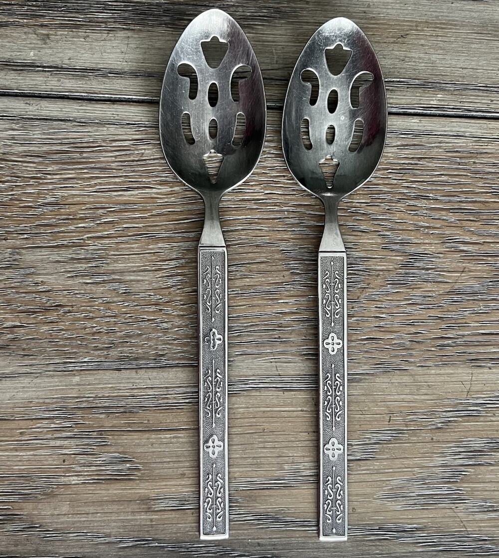 Vintage Korea National Stainless Floral Pierced Serving Spoons 8” Set Of 2